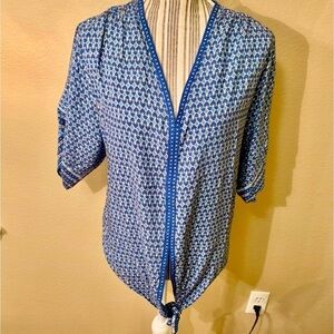NWT Max Studio Top XS Kimono Style Top 100% Rayon Blue Shades White Short Slvs